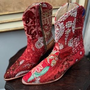 Free People Womens Embroidered Boots